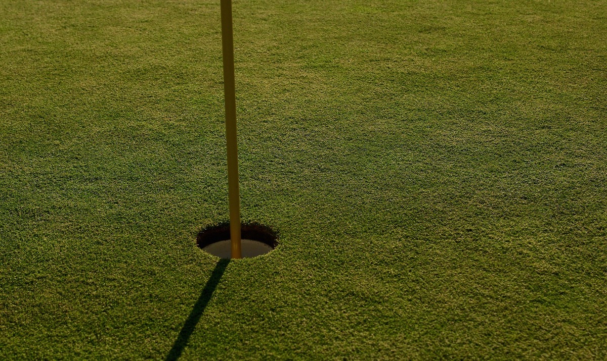 hole-1072915_1920.jpg
